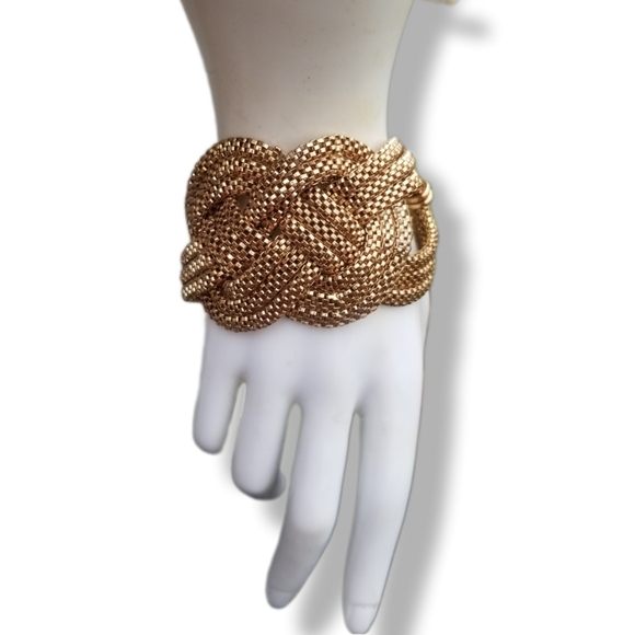 VINTAGE GOLDTONE MESH CHAIN BRAIDED DESIGN STATEMENT BRACELET - Picture 1 of 7